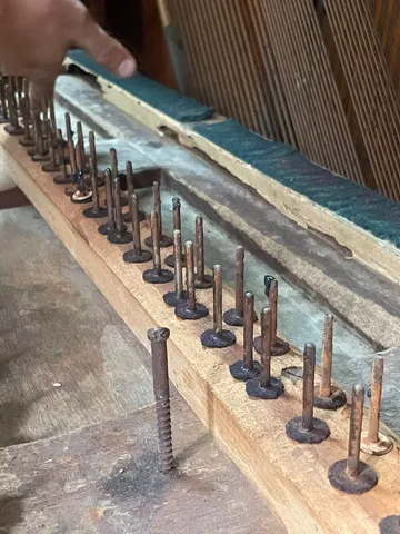Key-bed felt & guide pins