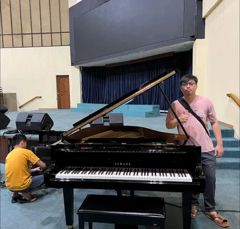 Yamaha grand · hall visit