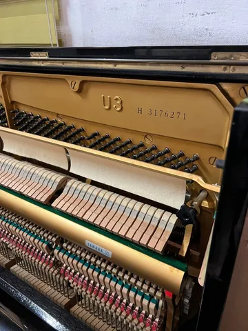 Yamaha U3 · internal detail