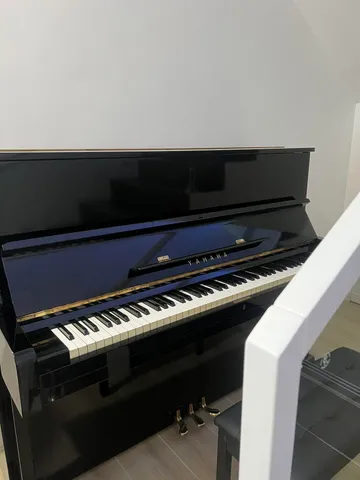 Upright piano · side view