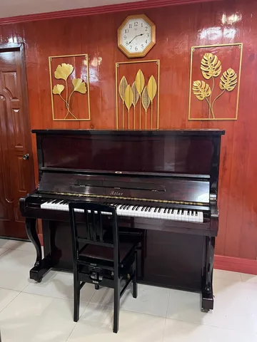 Atlas upright piano