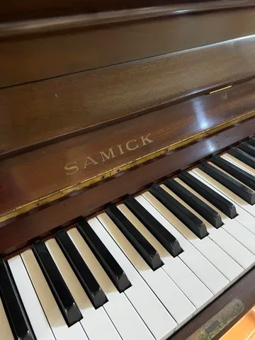 Samick keyboard detail