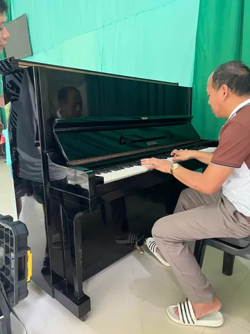 Upright piano · playing check