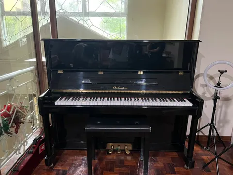 Palatino upright piano